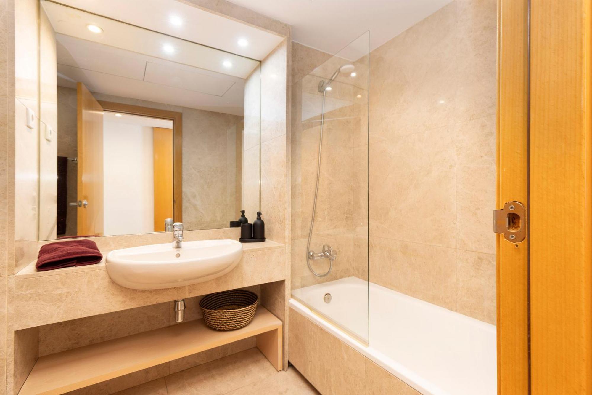 Enjoy Apartments Calle Paris Super Stylish Barcellona Esterno foto